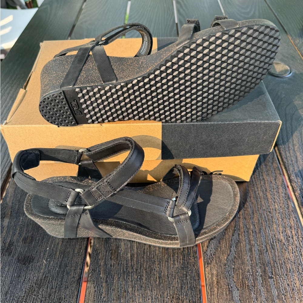 Teva Ysidro sandals